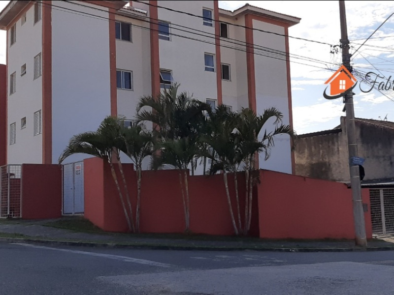 Apartamento com dois dormitórios, um banheiro