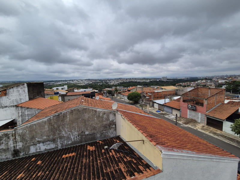 Apartamento com dois dormitórios, um banheiro