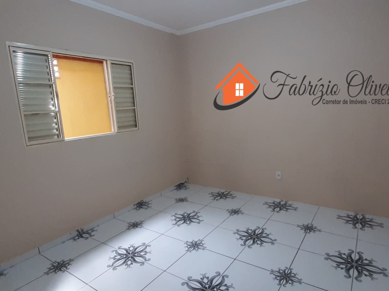 Sobrado (VENDIDO)com três dormitórios, dois banheiros 