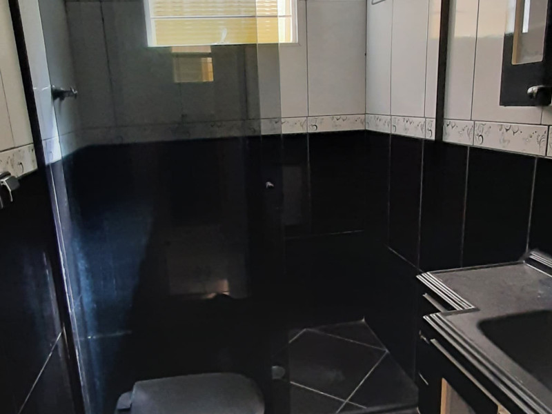 Sobrado (VENDIDO)com três dormitórios, dois banheiros 