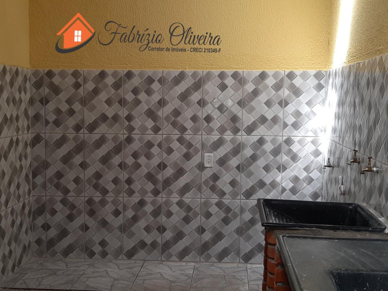 Sobrado (VENDIDO)com três dormitórios, dois banheiros 