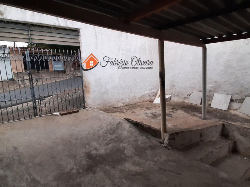   casa (ALUGADA) com três dormitórios