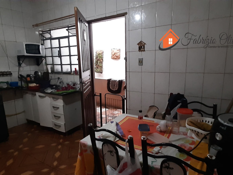   casa (ALUGADA) com três dormitórios