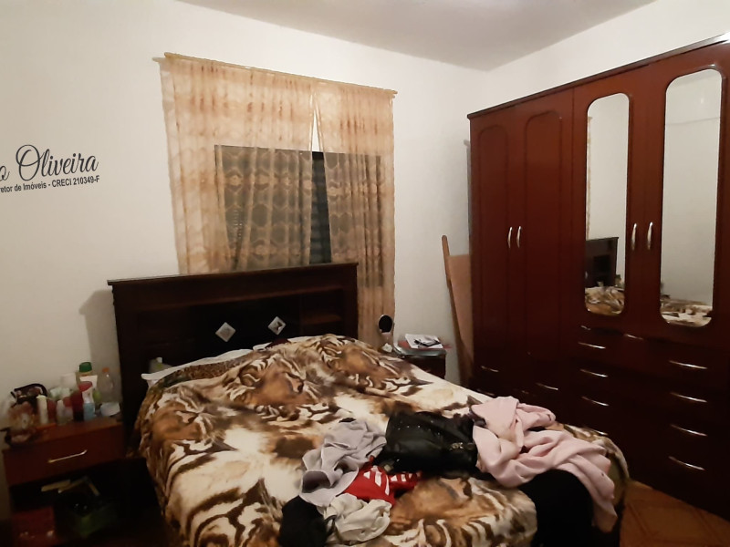   casa (ALUGADA) com três dormitórios