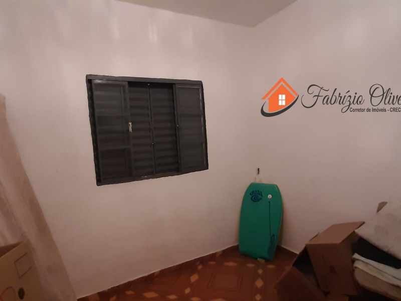   casa (ALUGADA) com três dormitórios