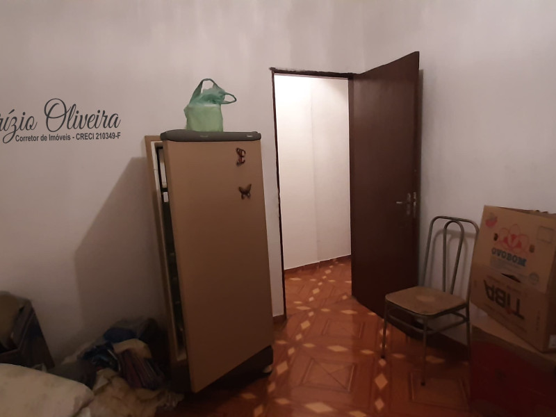   casa (ALUGADA) com três dormitórios