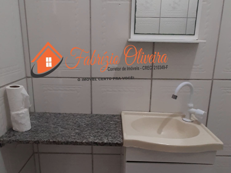 Casa (ALUGADA) com três dormitórios sendo um com suíte