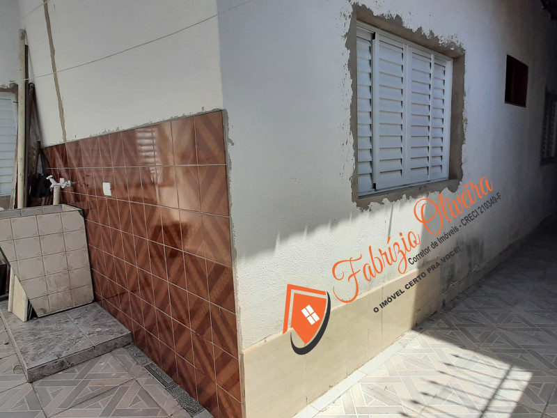 Casa (ALUGADA) com três dormitórios sendo um com suíte