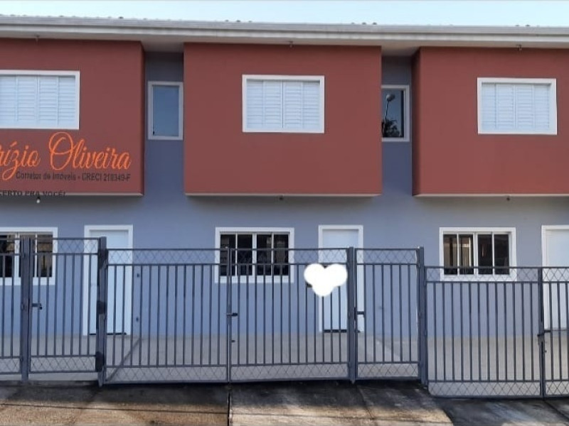 Sobrado(ALUGADO) com dois dormitórios e um banheiro e um lavabo