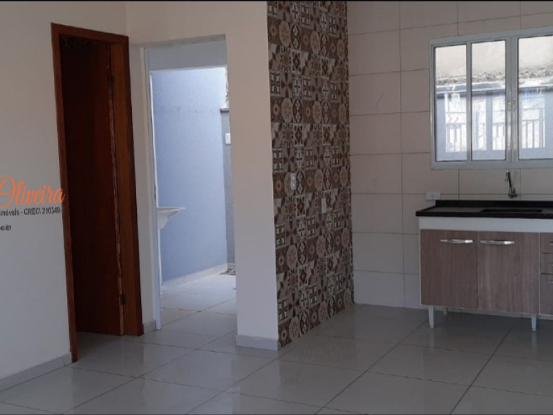 Sobrado(ALUGADO) com dois dormitórios e um banheiro e um lavabo