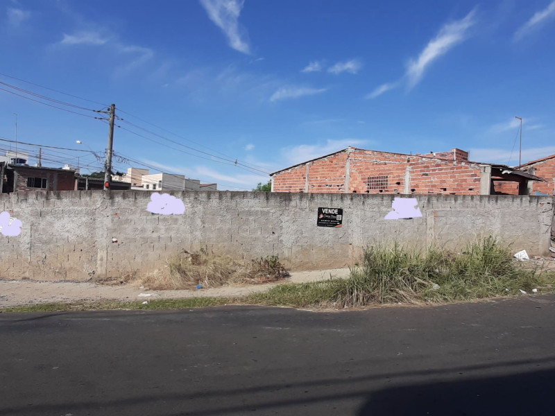 Vende um terreno de Esquina 