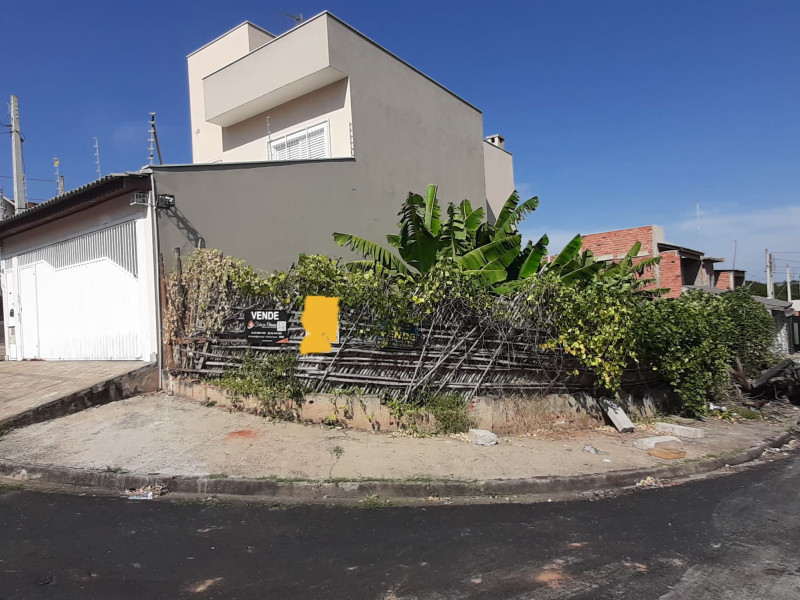 Vende terreno de esquina