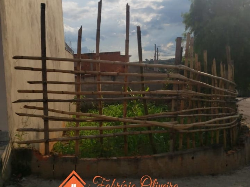 Vende terreno de esquina