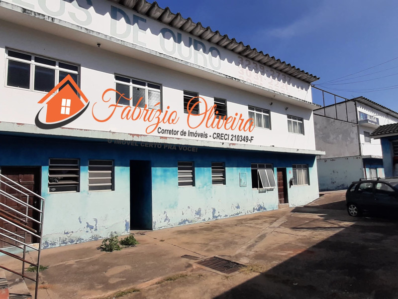 Vende um terreno com uma construção 