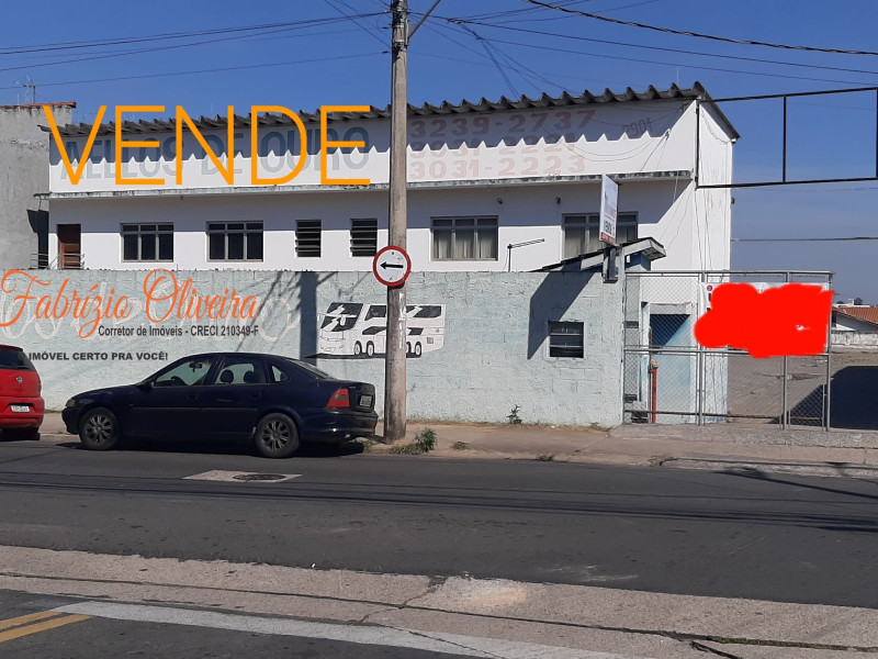 Vende um terreno com uma construção 