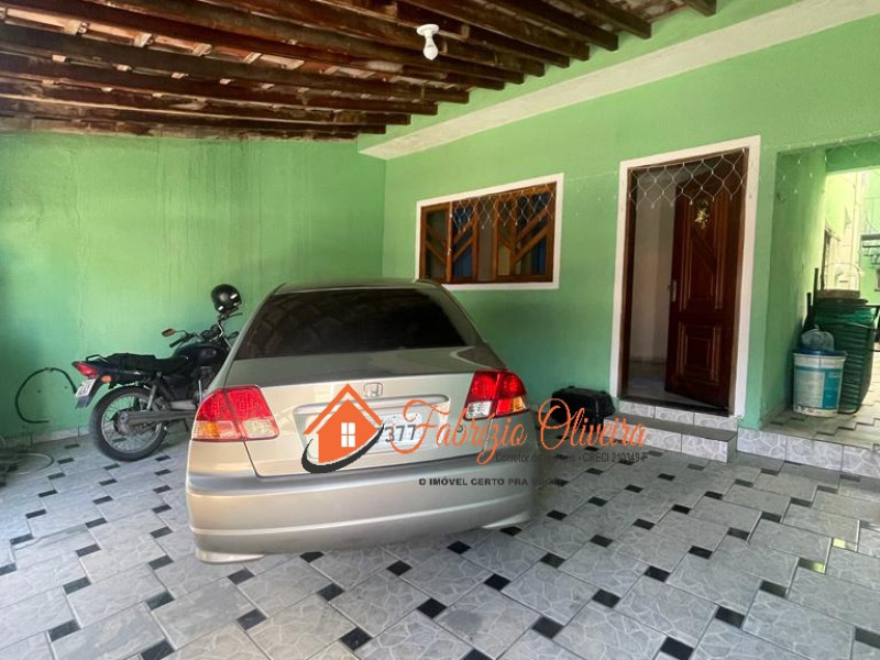 Vende uma casa com dois dormitórios e um banheiro