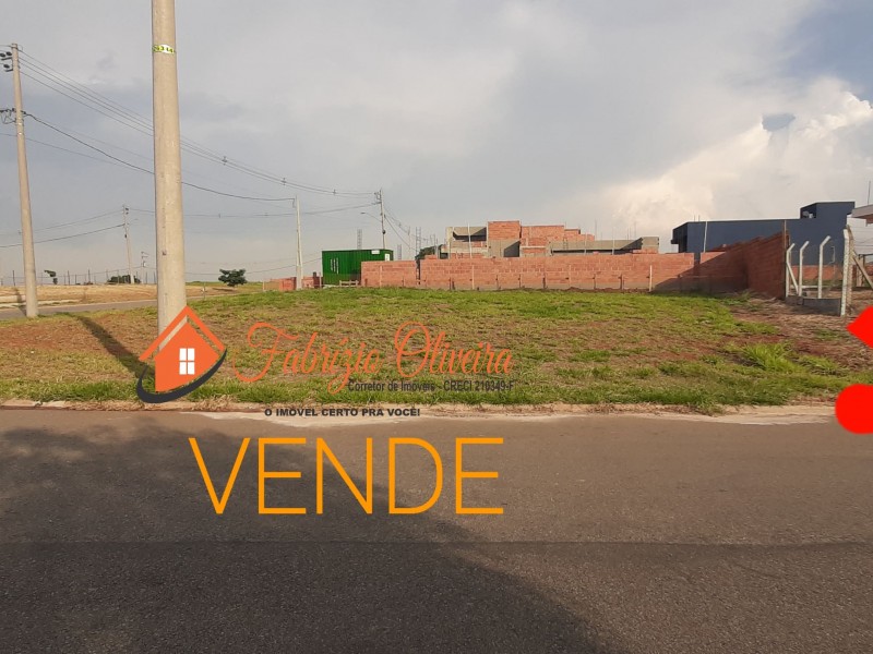 Vende um terreno de esquina com 305,00M²