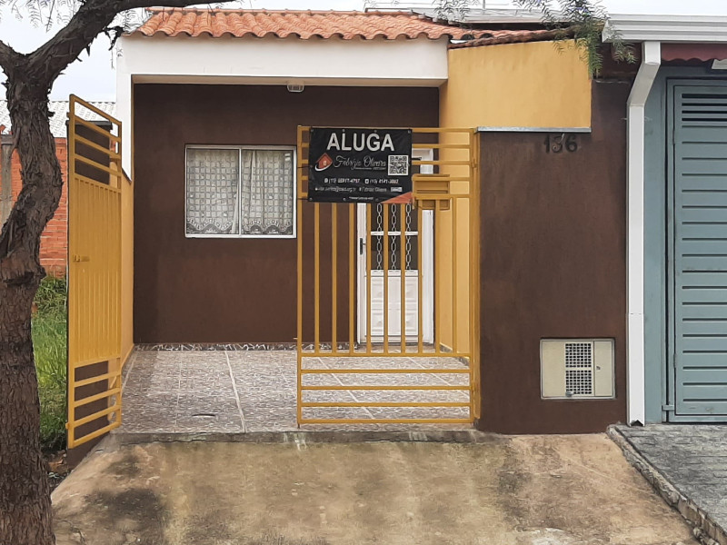 Aluga casa térrea de um dormitório com um banheiro