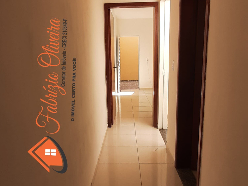 Aluga casa térrea de um dormitório com um banheiro