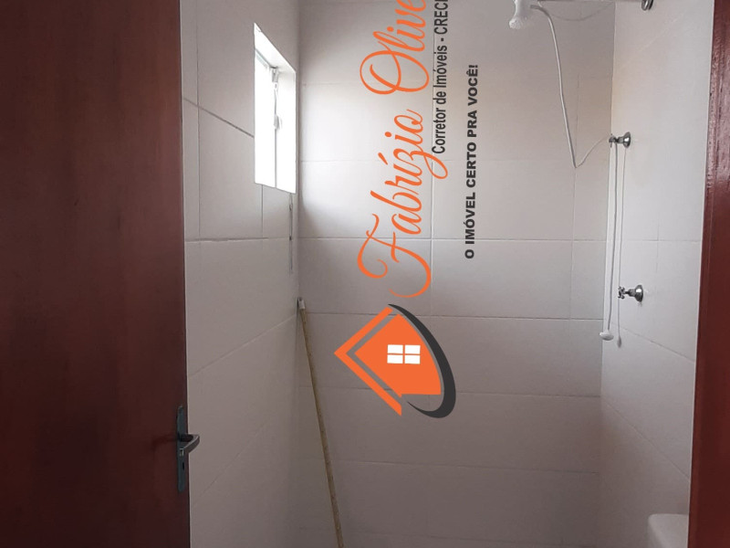 Aluga casa térrea de um dormitório com um banheiro