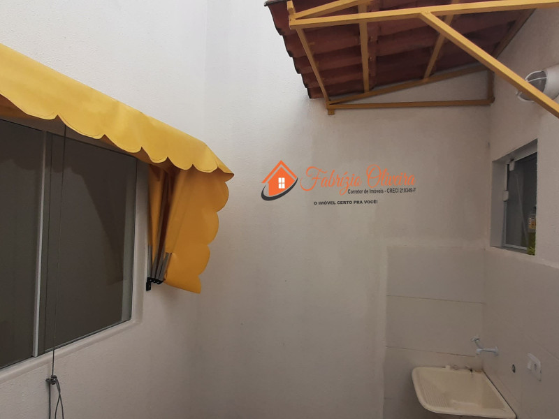 Aluga casa térrea de um dormitório com um banheiro